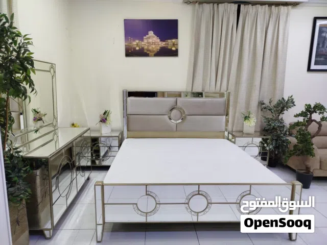 Luxury Full bed set For sale, very good condition.