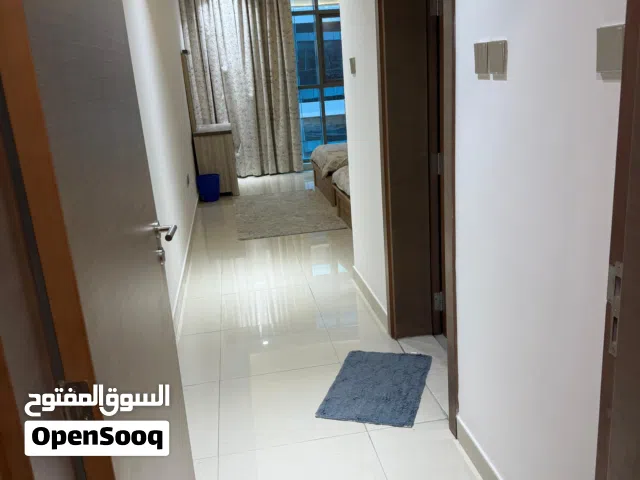 غرفه وصاله في غلفا تاور عجمان ارقي الابراج الموجوده موقع مميز في قلب عجمان جاهز للسكن