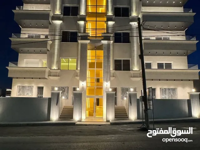 شقة طابق ارضي فاخرة في اجمل مواقع طبربور من المالك مباشرة