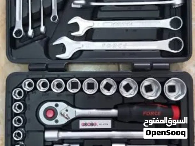 يلزمني عدة لورشة شاحنات تكون مستعملة حاجة نضيقة في زليتن او مصراتة