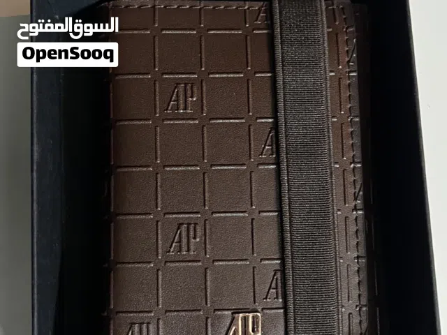 محافظ ماركة درجه اولى مع بوكس الماركه
