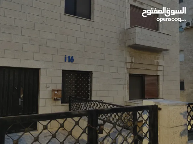 شقة دوبلكس شبه فيلا بموقع مميز واطلالة رائعة مع روف وحق اعتلاء