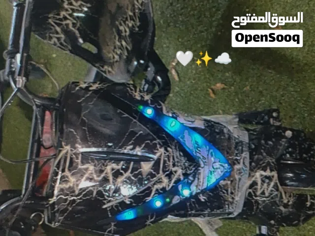 اسكوار يحمل الاوزان الثقيله قليلا وكبير ولديه مفتاح يباع ب 120 ريال اما مع الشحن ب 160 ريال