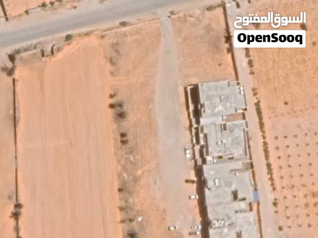 قطعه للبيع في طريق المطار خلف الخزنات