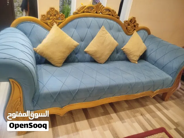 قطعة كنب بحالة ممتازه