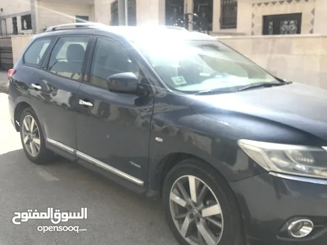 Used Nissan Pathfinder in Amman