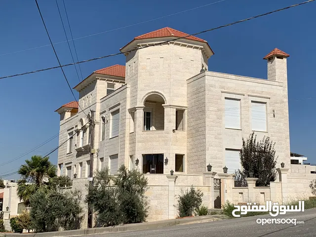 660 m2 More than 6 bedrooms Villa for Sale in Amman Naour