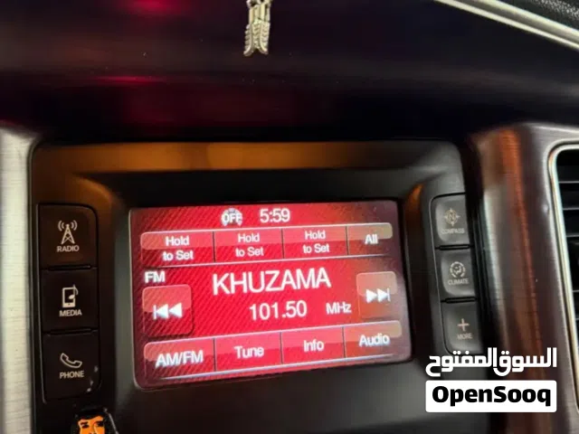 للبيع شاشة تشارجر 2015 لمس بحالة ممتازة ونظيفه