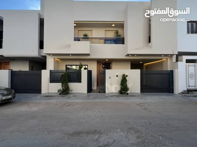 450m2 More than 6 bedrooms Villa for Sale in Tripoli Al-Serraj