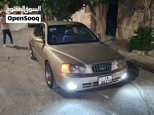 2001 هيونداي افانتي Standard