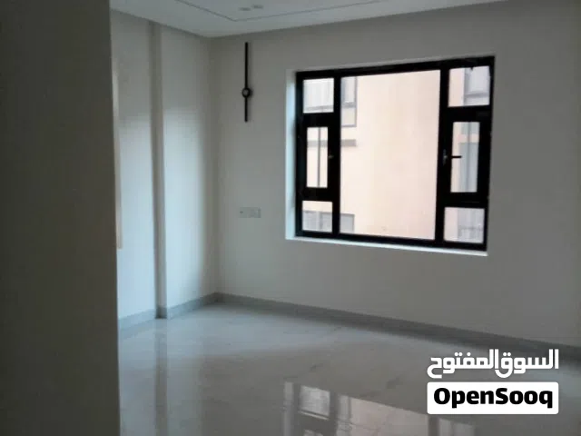 166 m2 3 Bedrooms Apartments for Sale in Sana'a Bayt Baws
