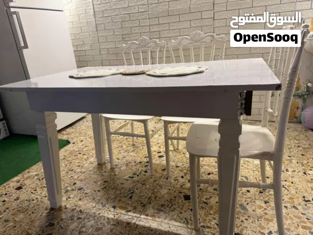 طاوله طعام