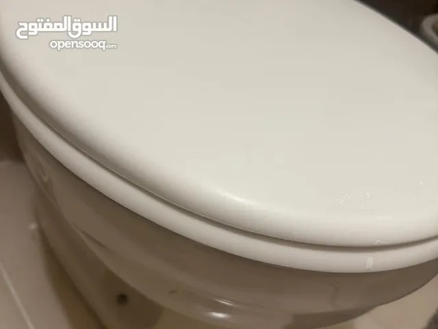 مقعد حمام بحالة ممتازة