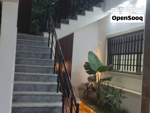 160 m2 4 Bedrooms Villa for Sale in Tripoli Ain Zara