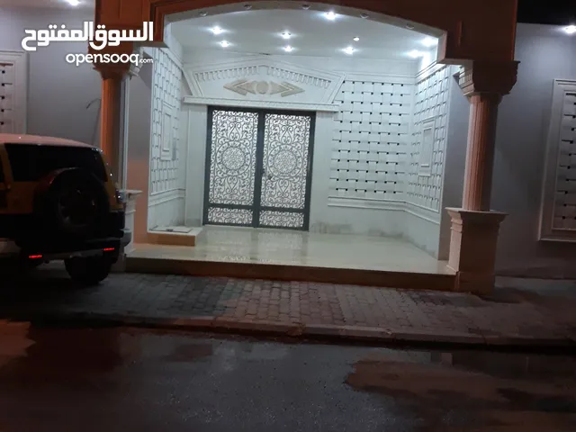 عمارة كامله 8 شقق في دور واحد على أربع شوارع مقسمة 4 شقق في كل واجها