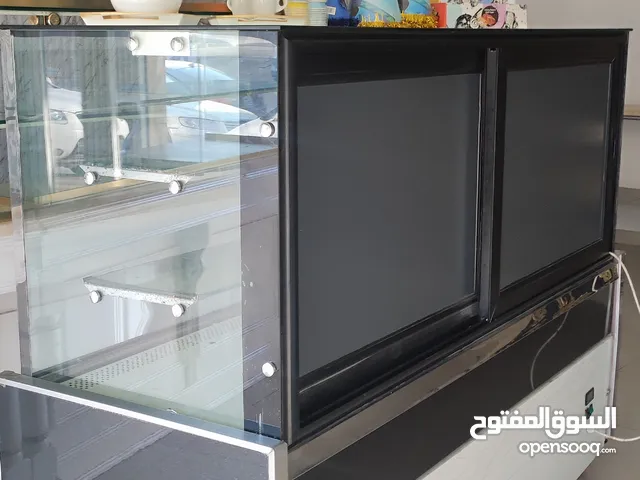 تلاجة عرض حلويات ممتازة