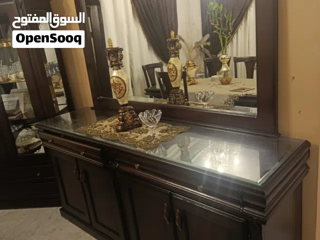 فضيه وبوفيه جانبي