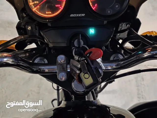 بوكسر 2023 ماشيه 13 الف ممرقم. ارراق اوصليه نضيفه استعمال موضف ومكفوله كفاله عامه