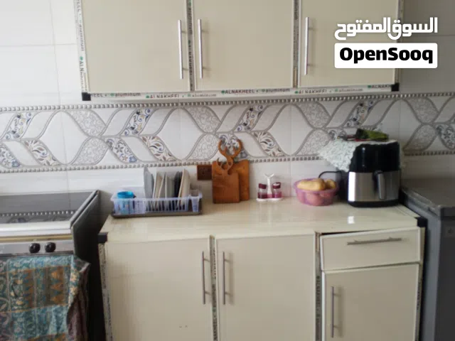 كاونتر المنيوم قطعتين بدون سنك بحاله جيده جدا للبيع سعر البيع 250000/الف