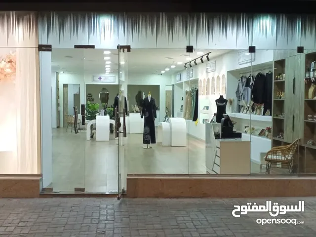 فرصة استثنائية لاقتناء محل ديكور فاخر