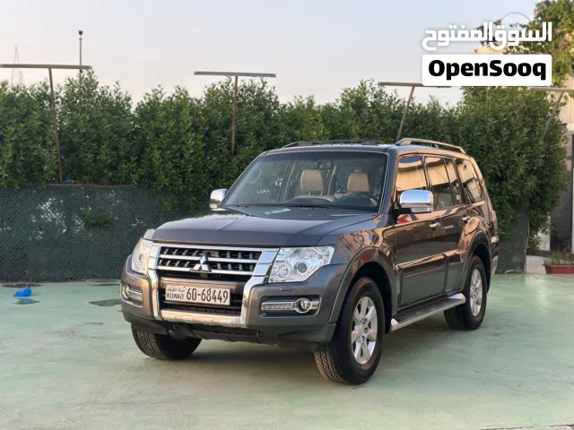 2022 ميتسوبيشي باجيرو GLS