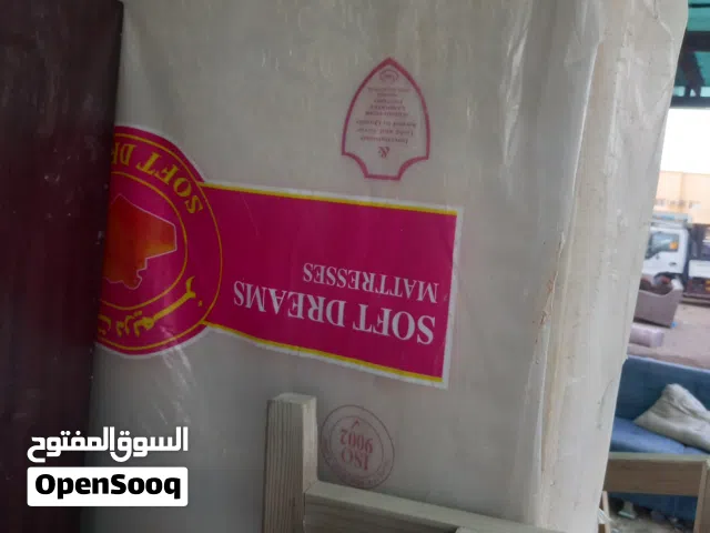 سرير خشب مبطن ب 100ريال  صناعه سعودي