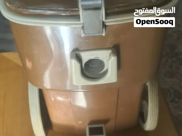 مكنسة  صناعة هولندا ((HOLLAND ELECTRO (( قوية جدا ومتينة وسلسة وسهلة الاستعمال بالتنظيف.