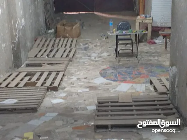 مخزن للبيع
