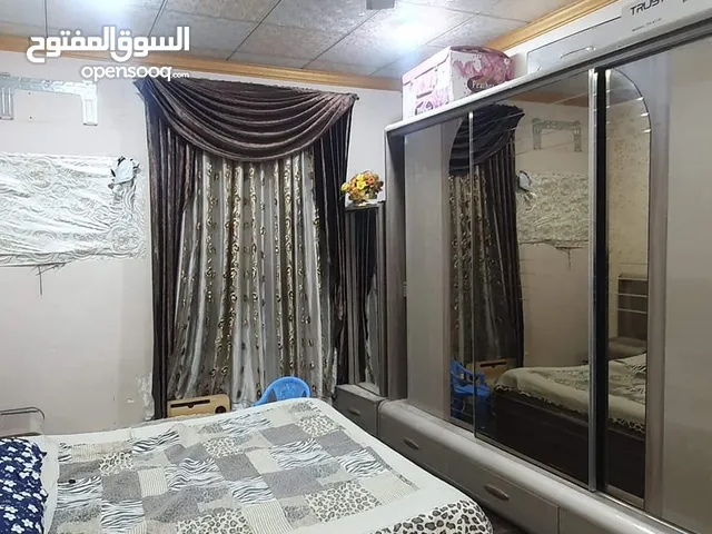 200 m2 5 Bedrooms Townhouse for Sale in Basra Dur Al-Naft