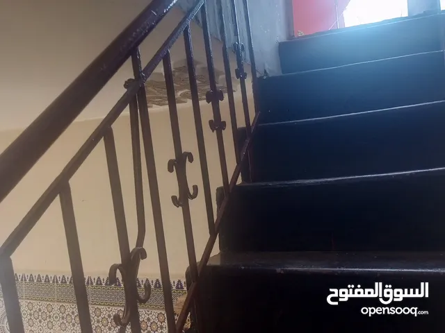 حاجز للسلالم*باسمو*  حديد مزيان ومامصديش  312cm×68cm  فقط اتصل او دردش معي في الواتساب وسيكون الخير