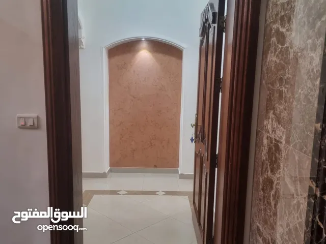 شقة للايجار  214م- دير غبار