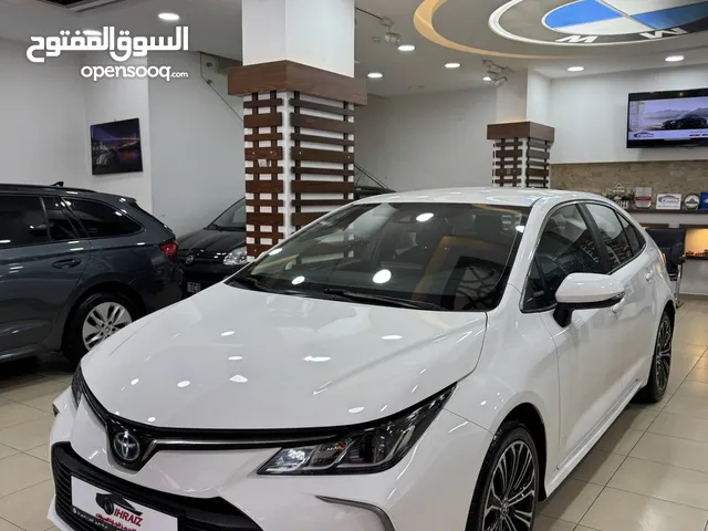 تويوتا كورولا 2022 محرك 1800 كهرباء وبنزين بقوة 170 حصان عداد 50000 سياره مميزه واقتصاديه جدا