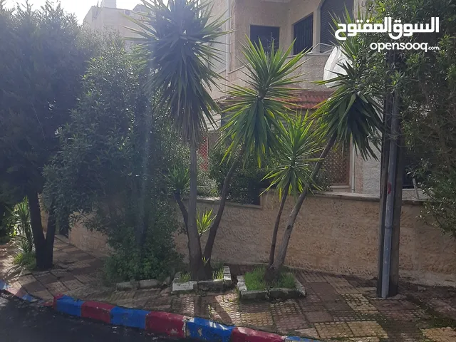 191 m2 5 Bedrooms Townhouse for Sale in Amman Abu Al-Sous