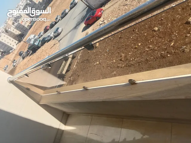 حاجز قزاز بحاله جيده جدا طول 3 م عرض 70 للبيع