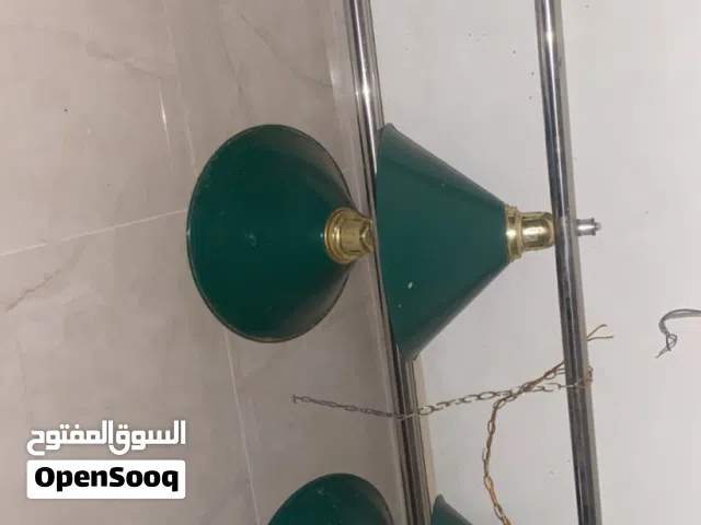 اضاءة لطاولات البلياردو ثريات.