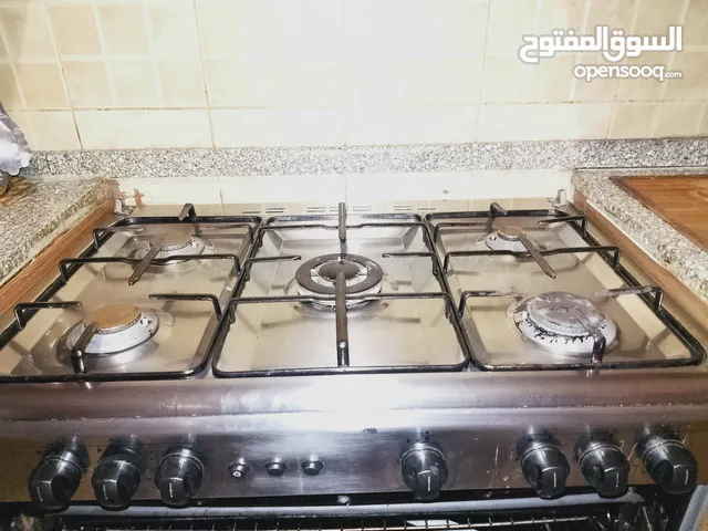 غاز مع فرن للبيع مستعمل بسعر حرق