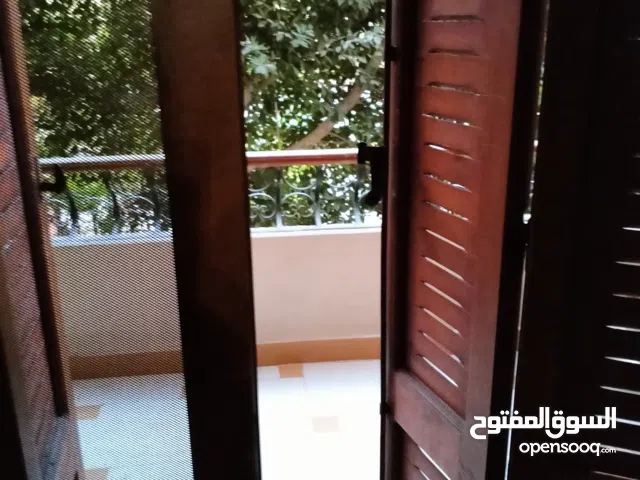للبيع  ارضى مرتفع بالحى الأول في (منطقة الفيلات) +جاردن خاص+جراج خاص +مدخل خاص بخلاف المدخل الرئيسي