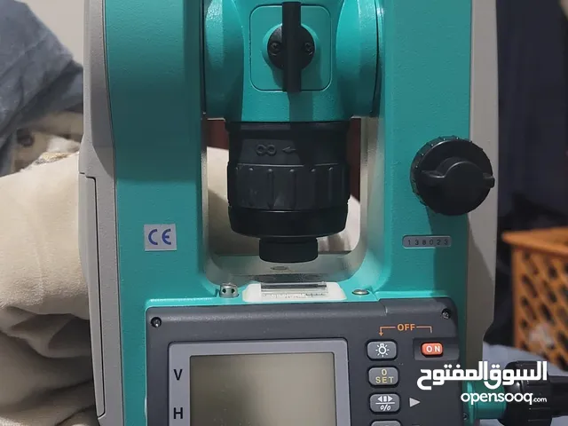 جهاز هندسي لقياس المناسيب والارتفاعات وكل مما يخص الهندسة من مساحة