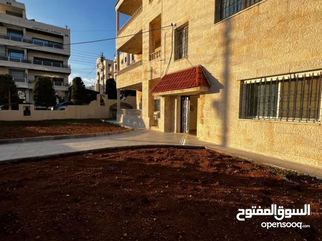 شقة أرضية مجددة للإيجار 4 نوم  مدخل خاص –طريق المطار ضاحية النخيل