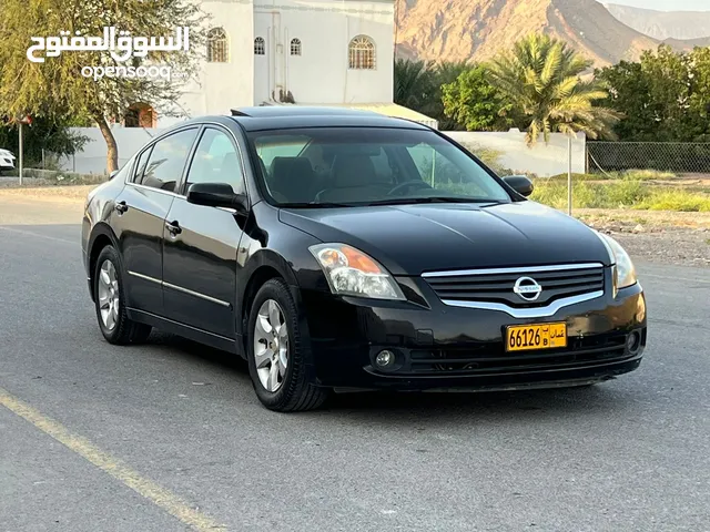 Used Nissan Altima in Al Dakhiliya