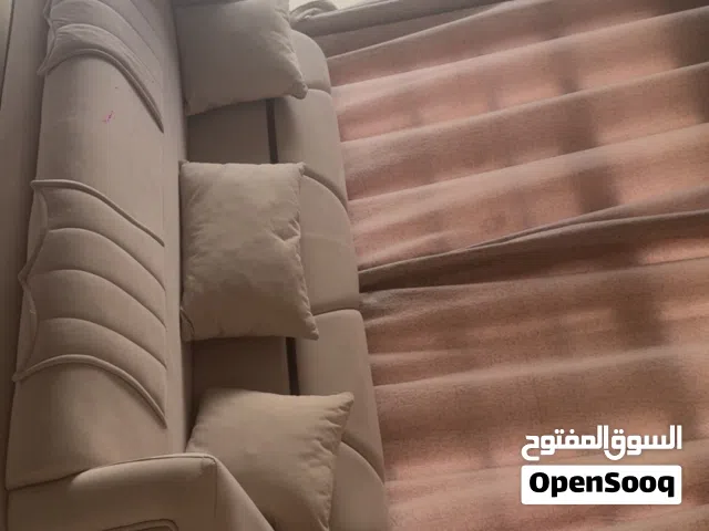 كنب شبه جديد للبيع 150 نظيف مو مستعمل كثير 4 قطع