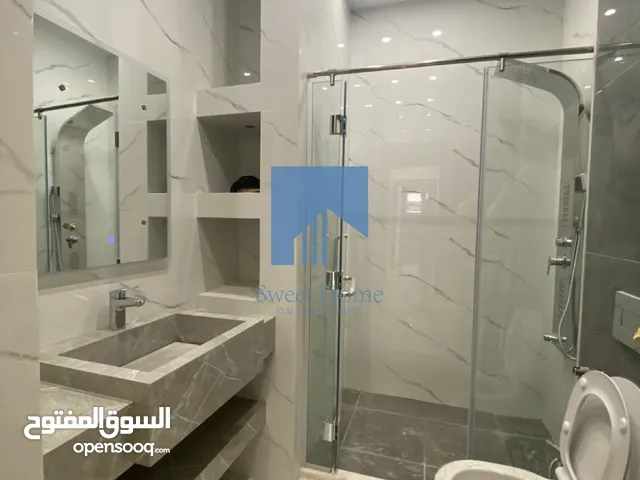 225 m2 4 Bedrooms Apartments for Sale in Amman Khalda