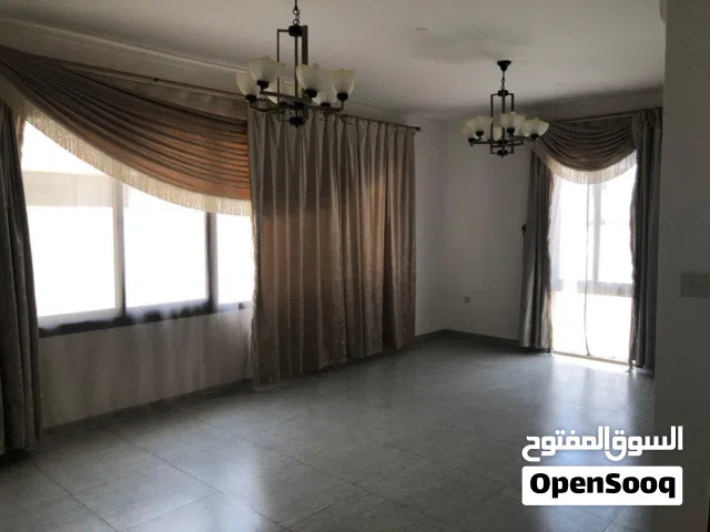 250 m2 5 Bedrooms Villa for Sale in Muscat Al Khoud