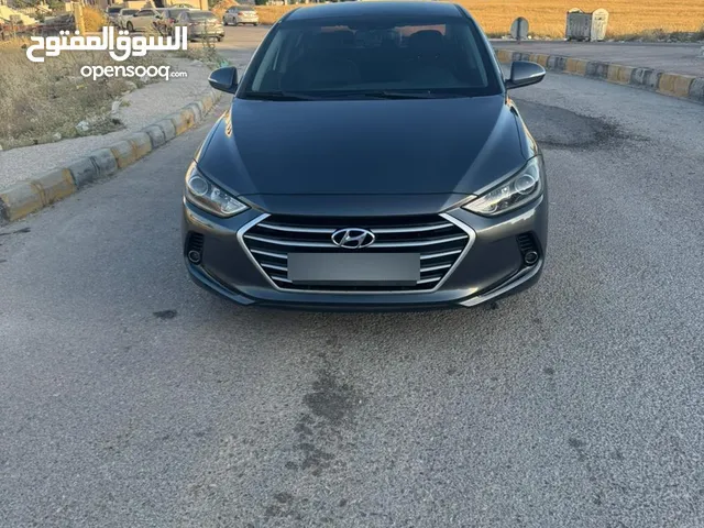 هيونداي افانتي AD2017 فل كامل عدا الفتحه