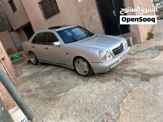1997 مرسيدس بنز الفئة-E E 200