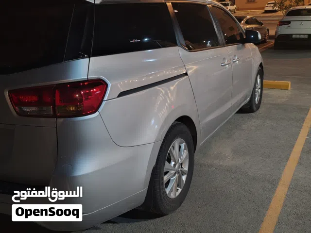 2016 Kia Carnival Standard