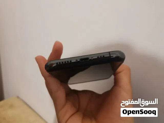 ايفون 11برو للبيع مغير شاشة مكان اصليه ومغير مرشه خلفيه اصليه فقط كمرات ربي يبارك سعر 1450وساهل