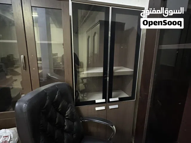 ارفف مكتبيه نضيفه للبيع