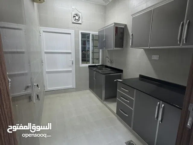 140 m2 3 Bedrooms Apartments for Rent in Muscat Al Khoud