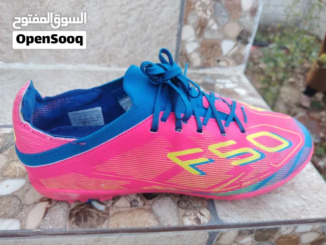 بوط أديداس  نمرة 42 صناعة ڤيتنام وكالة للبيع